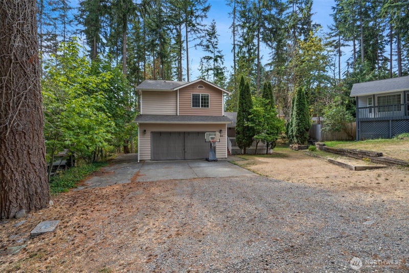 18133 Stoney Ct SE