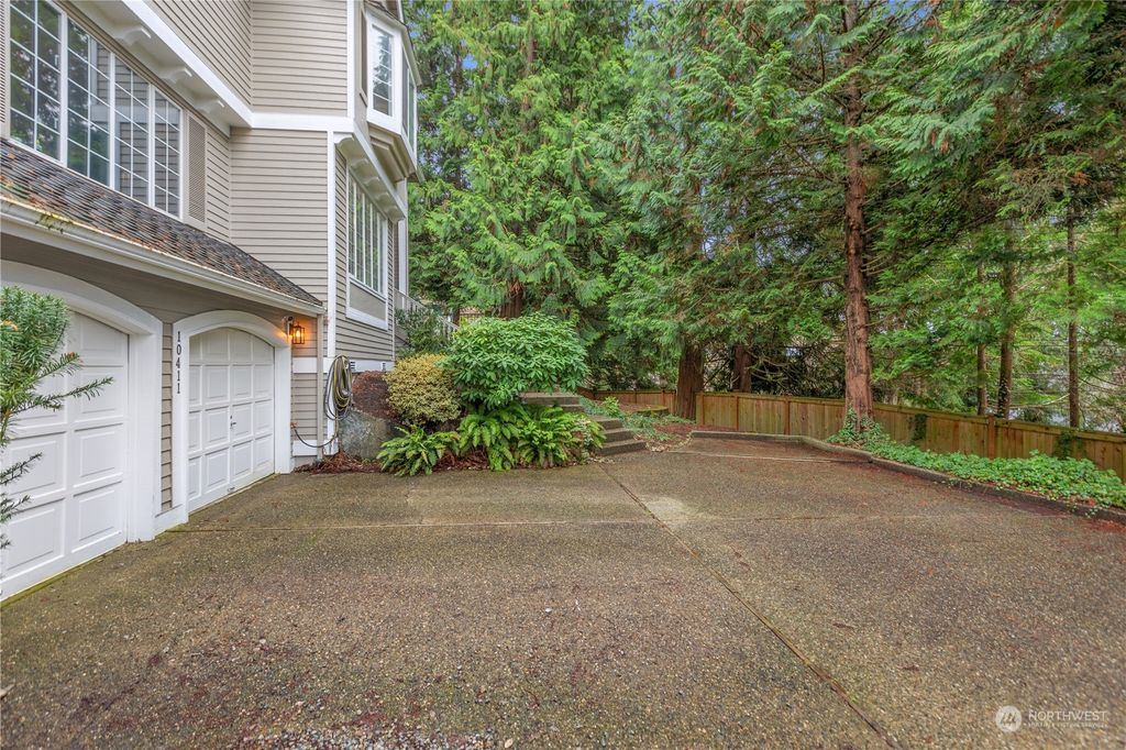 Photo of 10411 NE 152nd Place, Bothell, WA 98011 (MLS # 2186679)