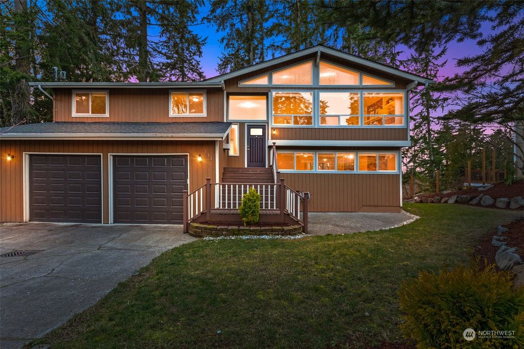 Photo of 311 80th Place SW, Everett, WA 98203 (MLS # 2037629)