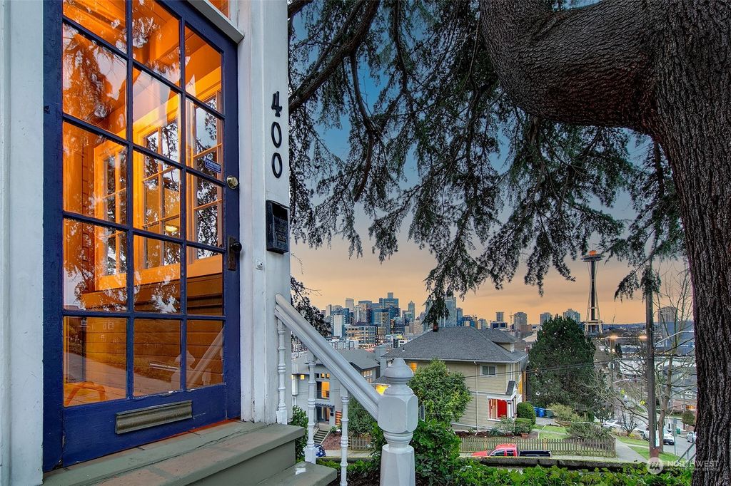 Photo of 400 Ward Street, Seattle, WA 98109 (MLS # 2035772)
