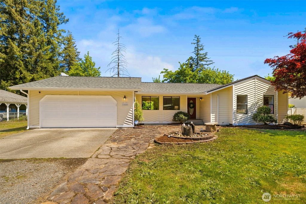 Photo of 16020 SE 322nd Street, Auburn, WA 98092 (MLS # 2523525)
