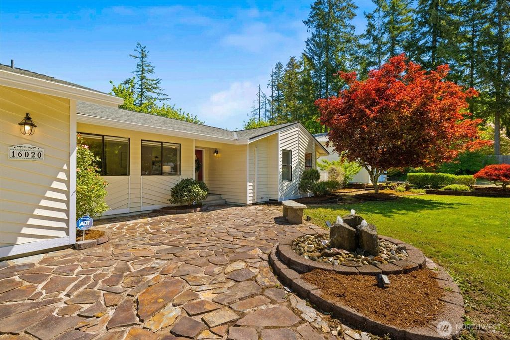 Photo of 16020 SE 322nd Street, Auburn, WA 98092 (MLS # 2523525)