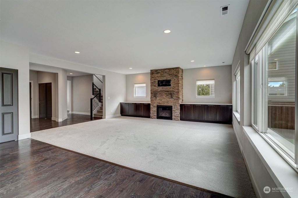 Photo of 15517 8th Avenue W, Lynnwood, WA 98087 (MLS # 2230013)