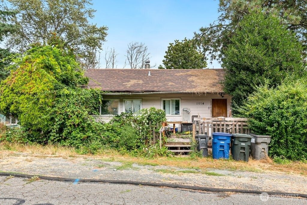 Photo of 11014 26th Avenue S, Seattle, WA 98168 (MLS # 2418590)