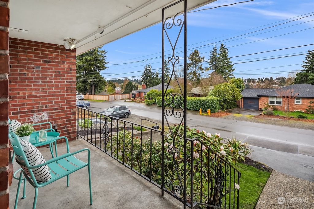 Photo of 9717 9th Avenue NW, Seattle, WA 98117 (MLS # 2215523)