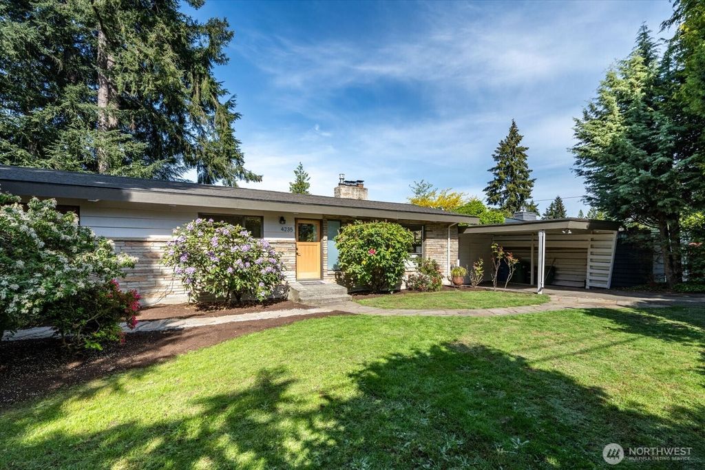 Photo of 4235 86th Avenue SE, Mercer Island, WA 98040 (MLS # 2374569)