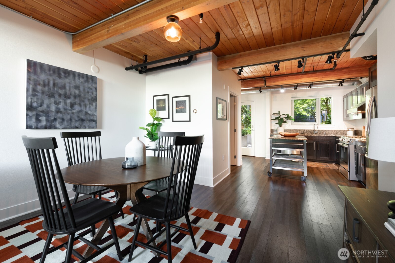 530 Broadway E 124