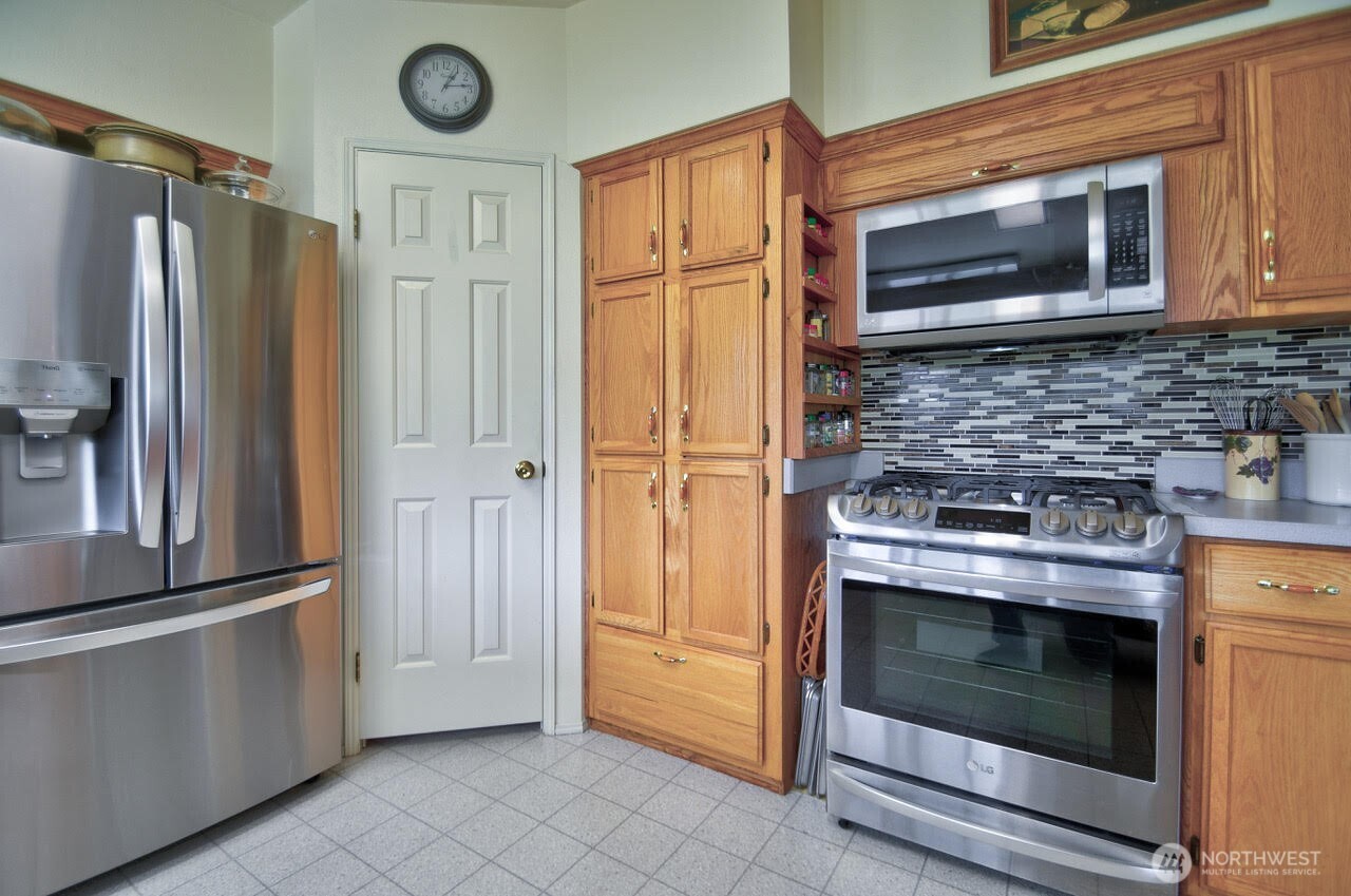 716 Dennis Street SE 35