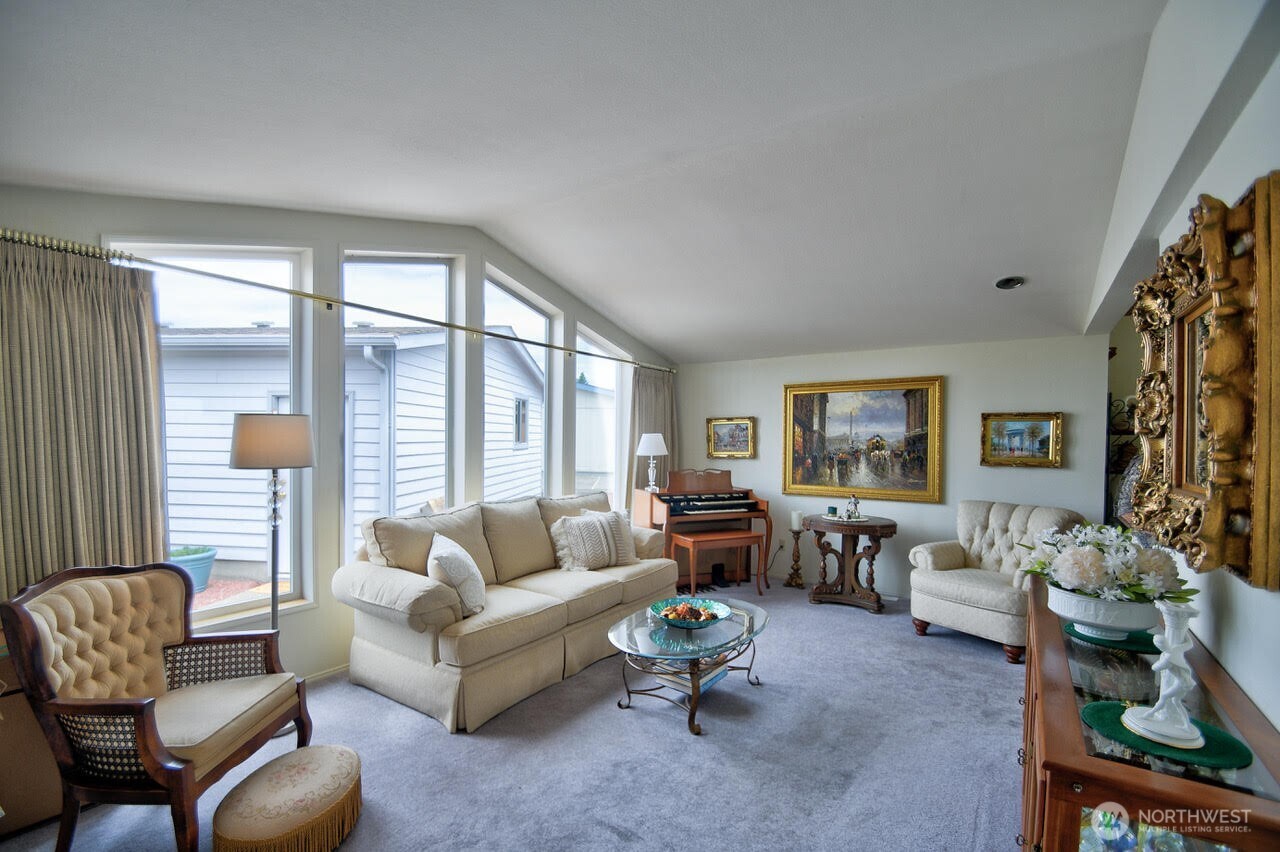 716 Dennis Street SE 35