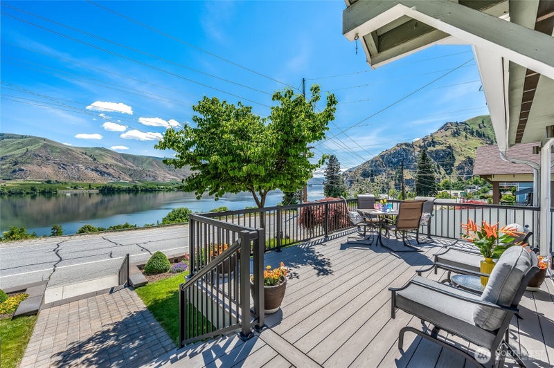 2548 Entiat Way