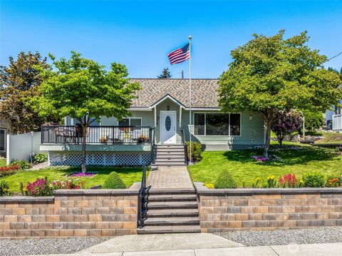 Photo of 2548 Entiat Way, Entiat, WA 98802 (MLS # 2526285)