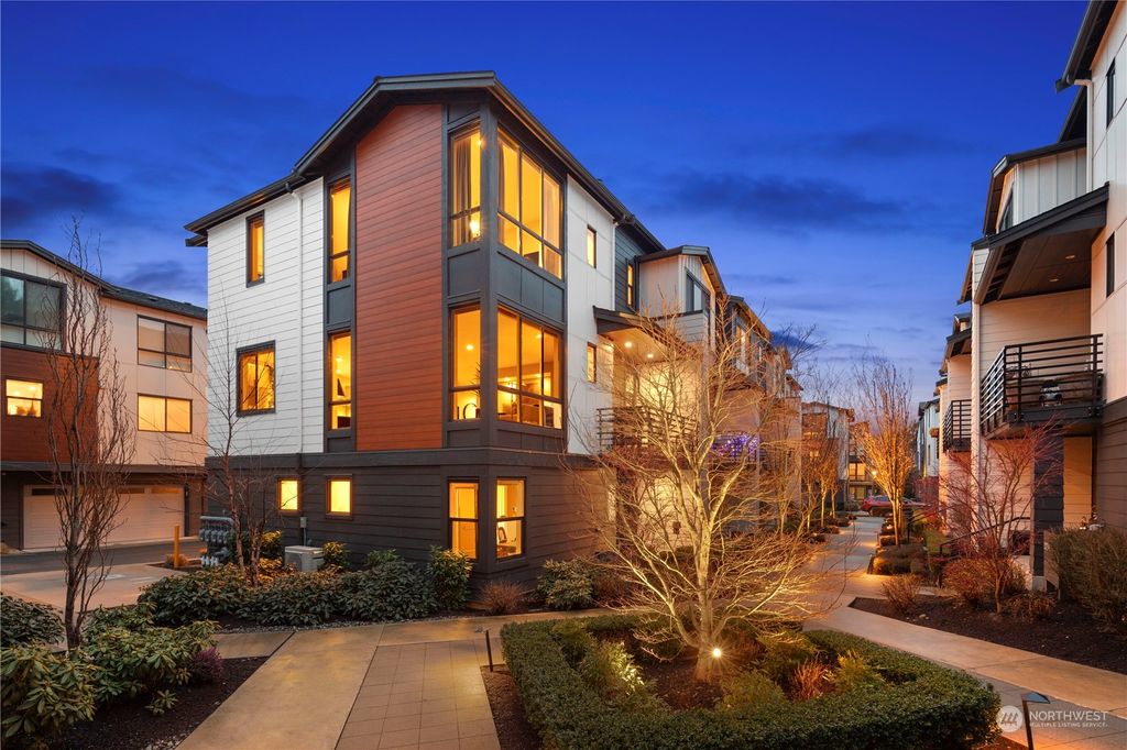 Photo of 18319 96th Lane NE #E, Bothell, WA 98011 (MLS # 2199681)