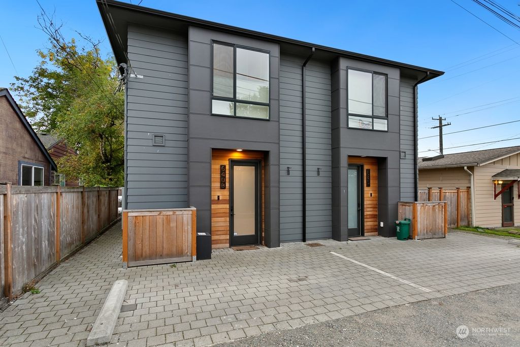 Photo of 640 NW 47th Street #B, Seattle, WA 98107 (MLS # 2297702)