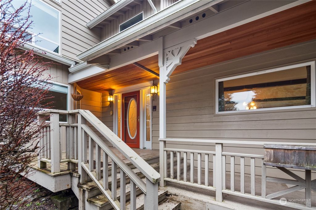 Photo of 11020 36th Avenue SW, Seattle, WA 98146 (MLS # 2026776)