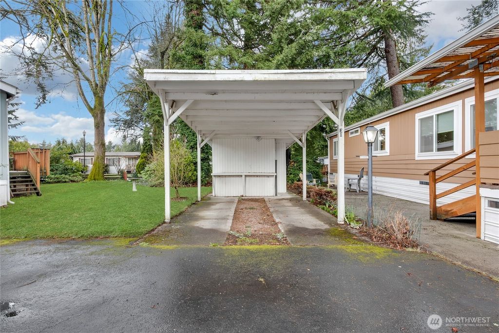 Photo of 900 29th Street SE #E-1, Auburn, WA 98002 (MLS # 2341191)