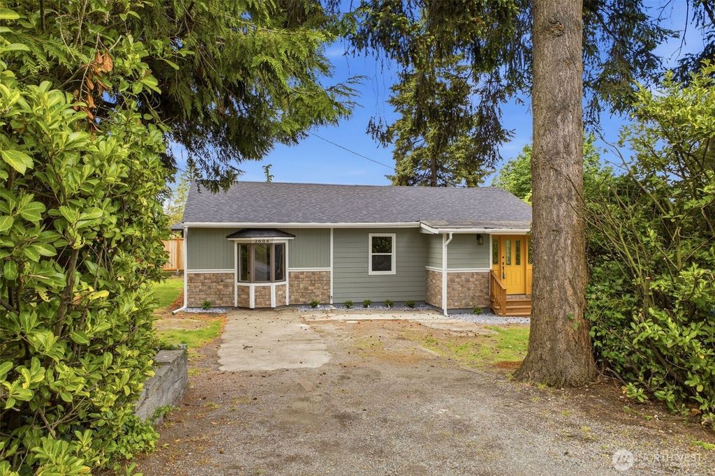 Photo of 2604 S 122nd Street, Seattle, WA 98168 (MLS # 2526750)