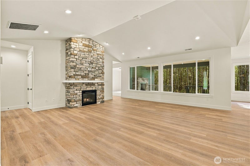 2128 277th Place NE