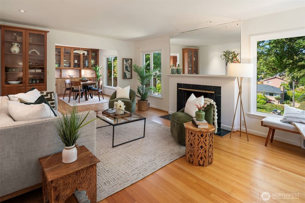 Photo of 2313 47th Avenue SW, Seattle, WA 98116 (MLS # 2554149)