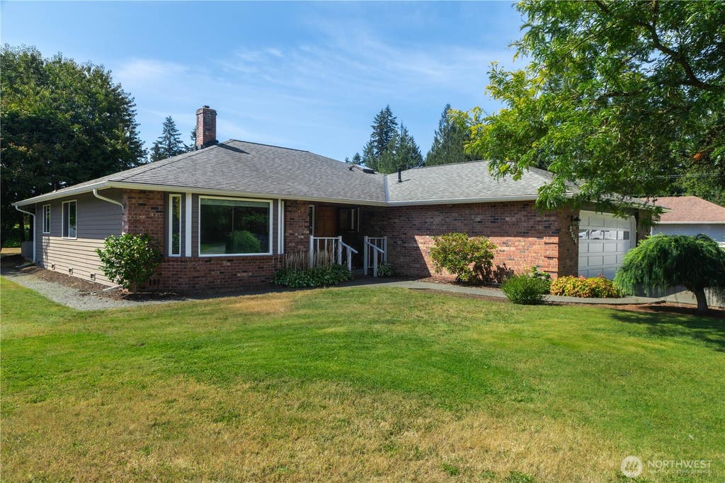 Photo of 3514 91st St NE ST, Marysville, WA 98270 (MLS # 2569907)