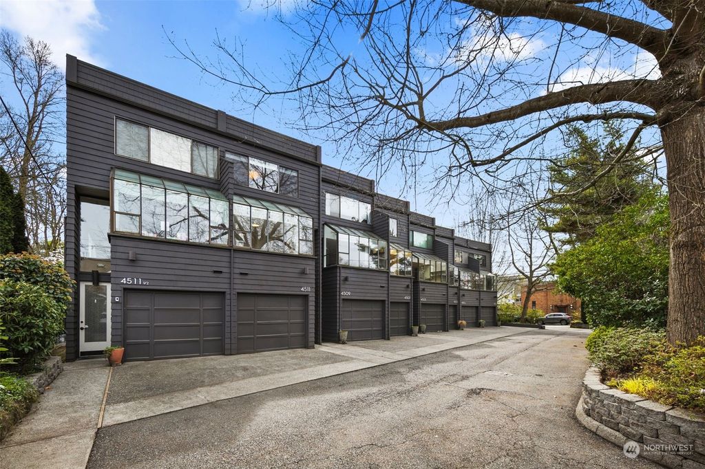 Photo of 4511 NE 55th Street, Seattle, WA 98105 (MLS # 2221123)