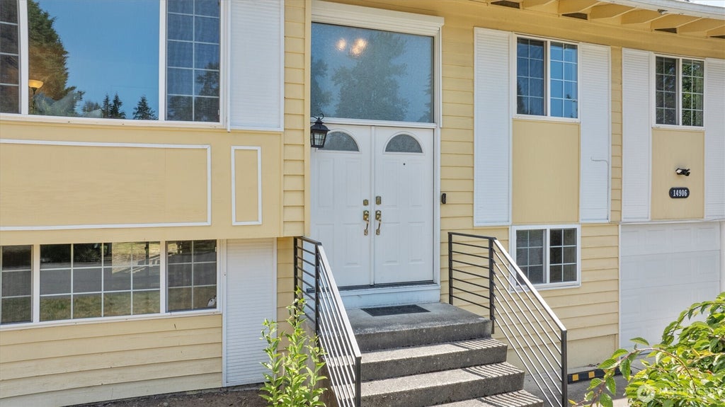 Photo of 14906 110th Avenue NE, Bothell, WA 98011 (MLS # 2540104)
