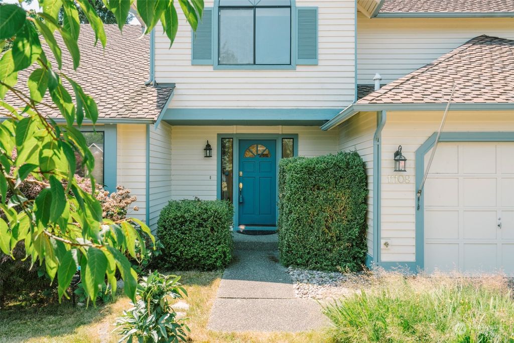 Photo of 11108 56th Place W, Mukilteo, WA 98275 (MLS # 2125987)