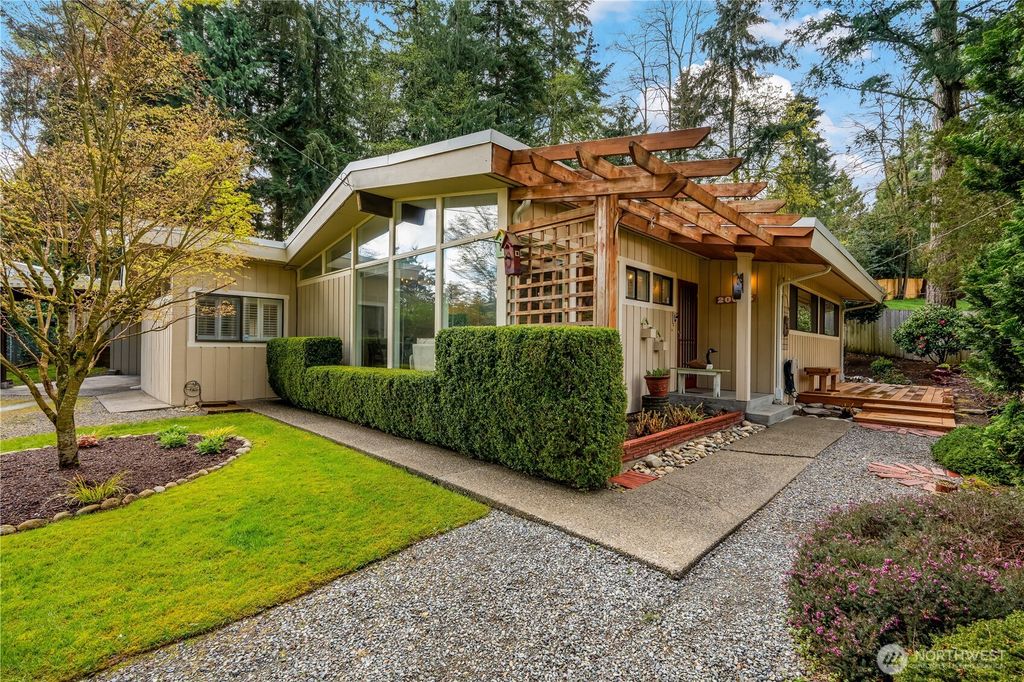 Photo of 20645 Marine View Drive SW, Normandy Park, WA 98166 (MLS # 2356543)
