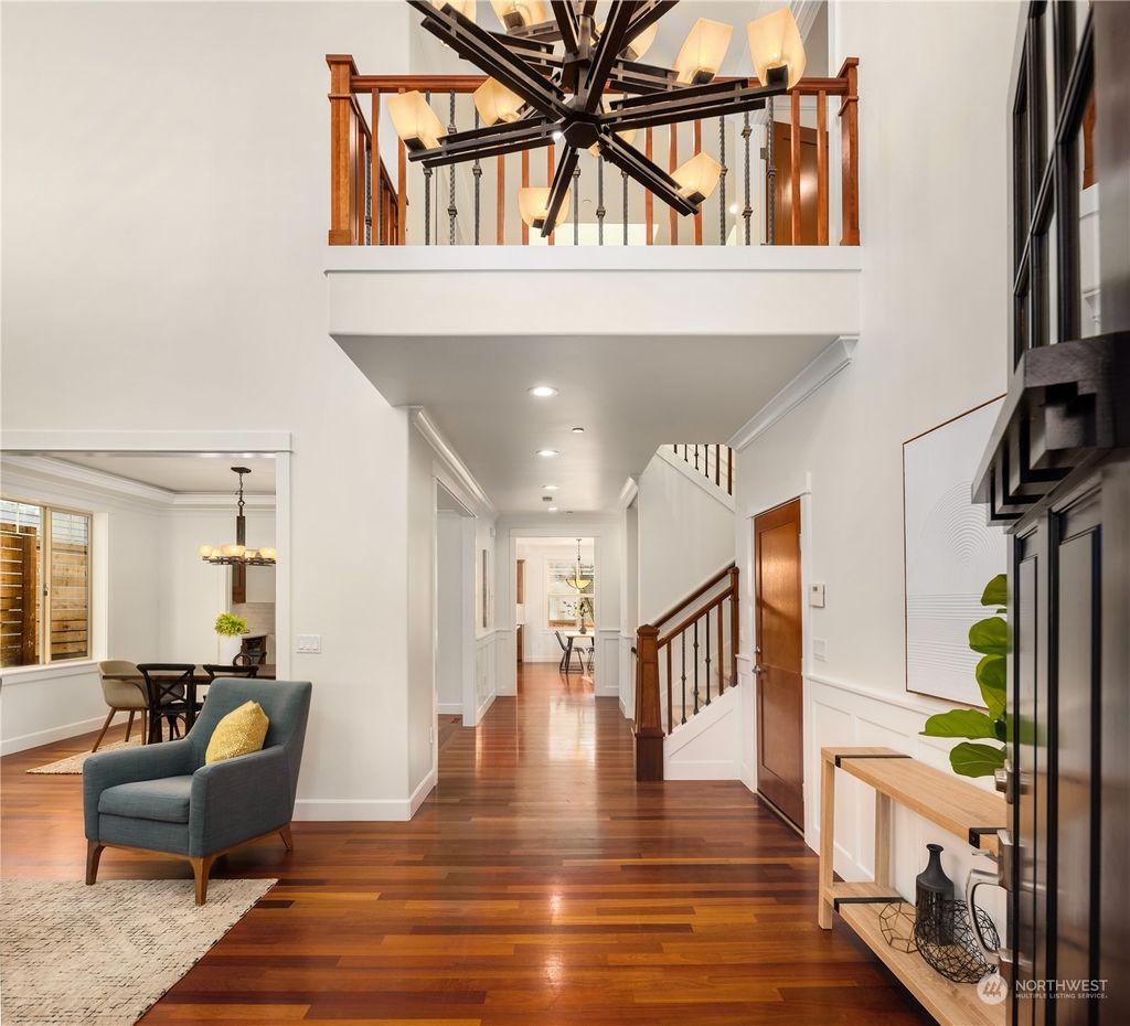 Photo of 6715 111th Avenue NE, Kirkland, WA 98033 (MLS # 2075878)