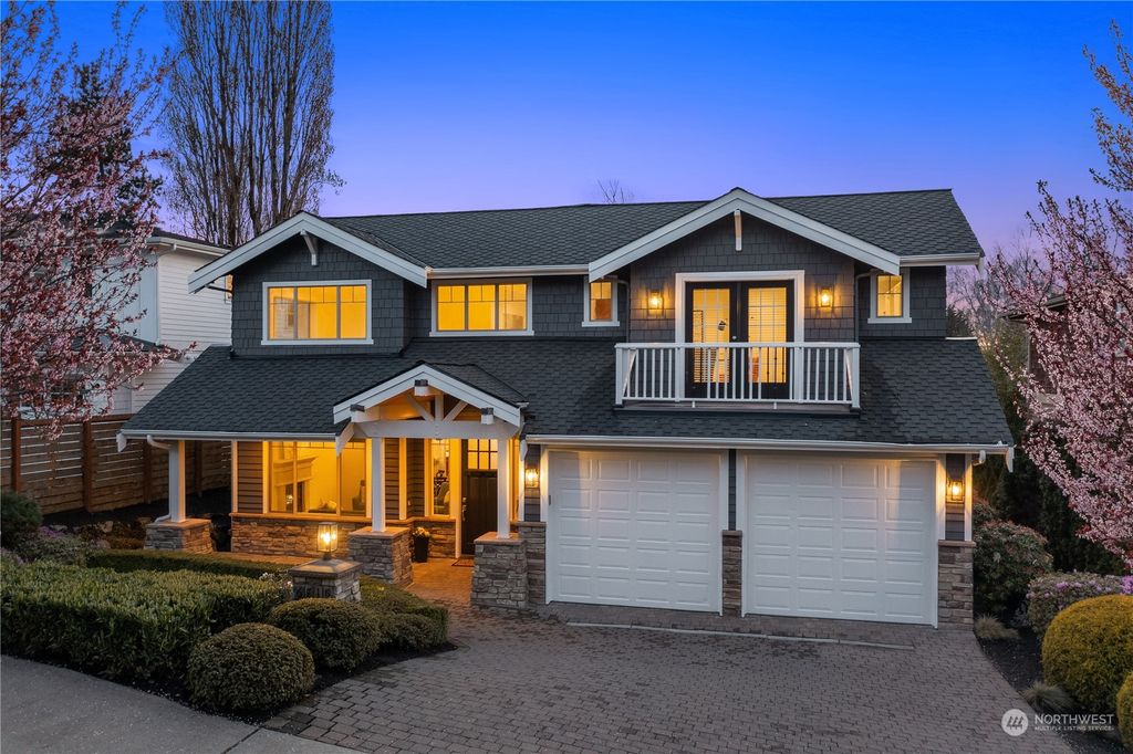 Photo of 6715 111th Avenue NE, Kirkland, WA 98033 (MLS # 2075878)