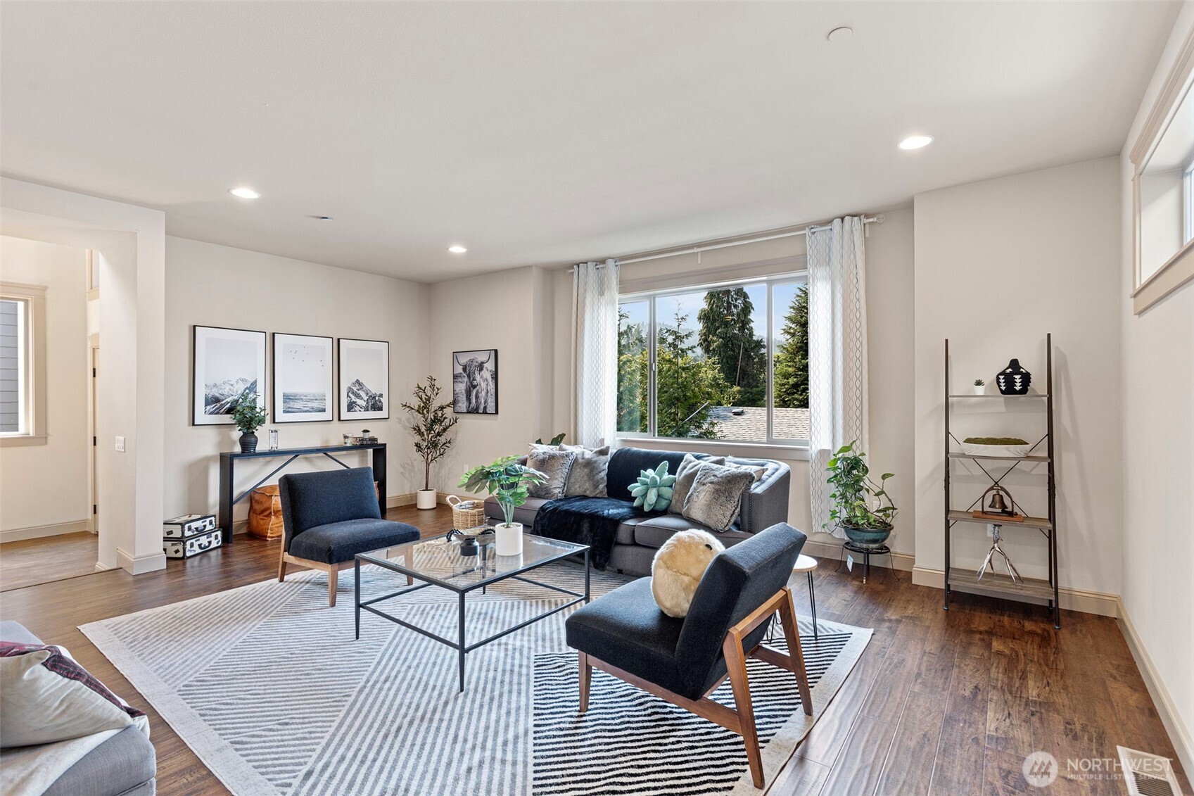 553 SE Andrews Street B