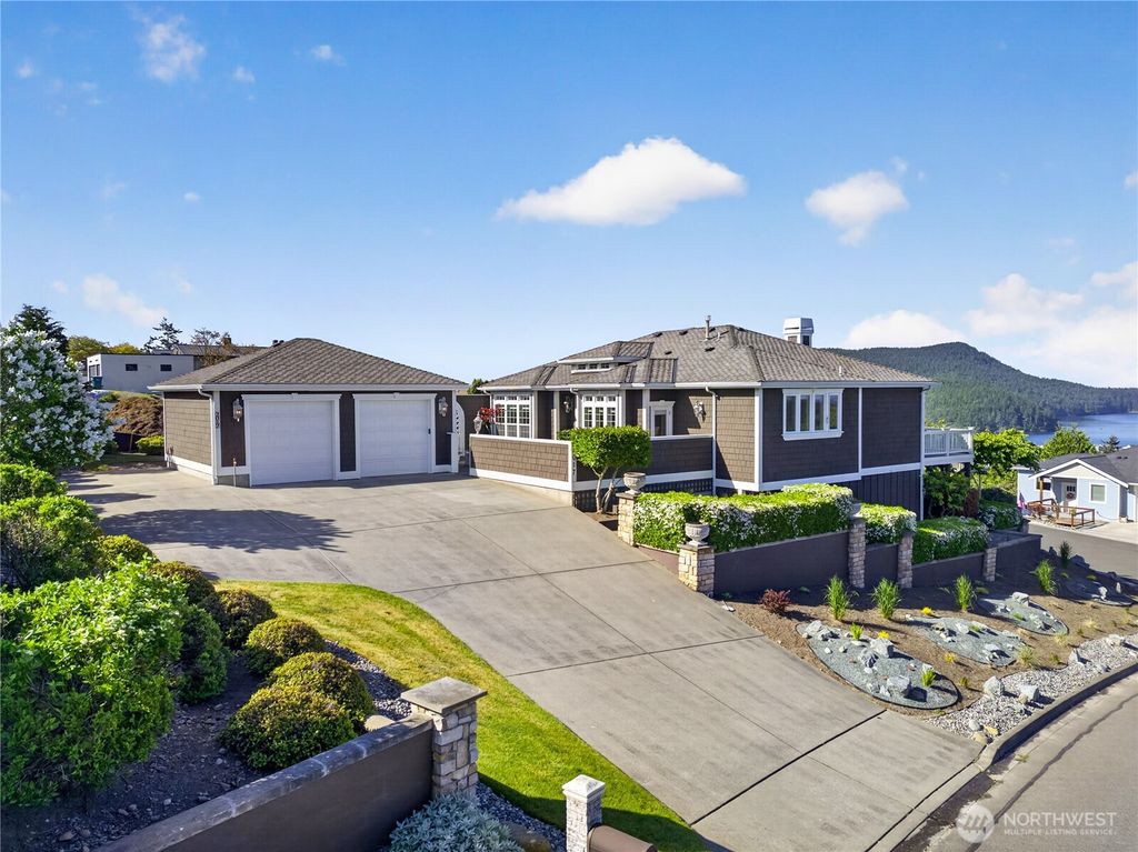 Photo of 2017 Piper Circle, Anacortes, WA 98221 (MLS # 2506129)
