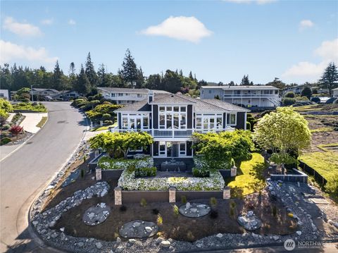 Photo of 2017 Piper Circle, Anacortes, WA 98221 (MLS # 2506129)