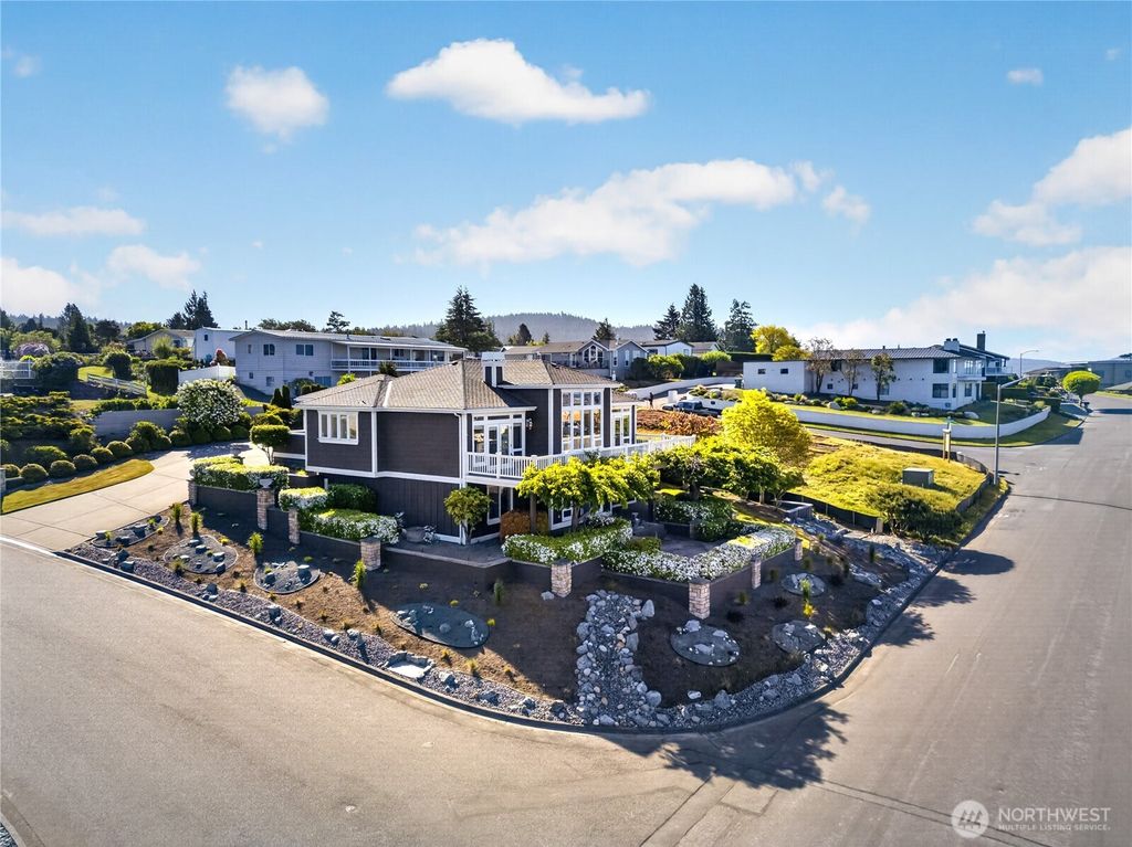 Photo of 2017 Piper Circle, Anacortes, WA 98221 (MLS # 2506129)