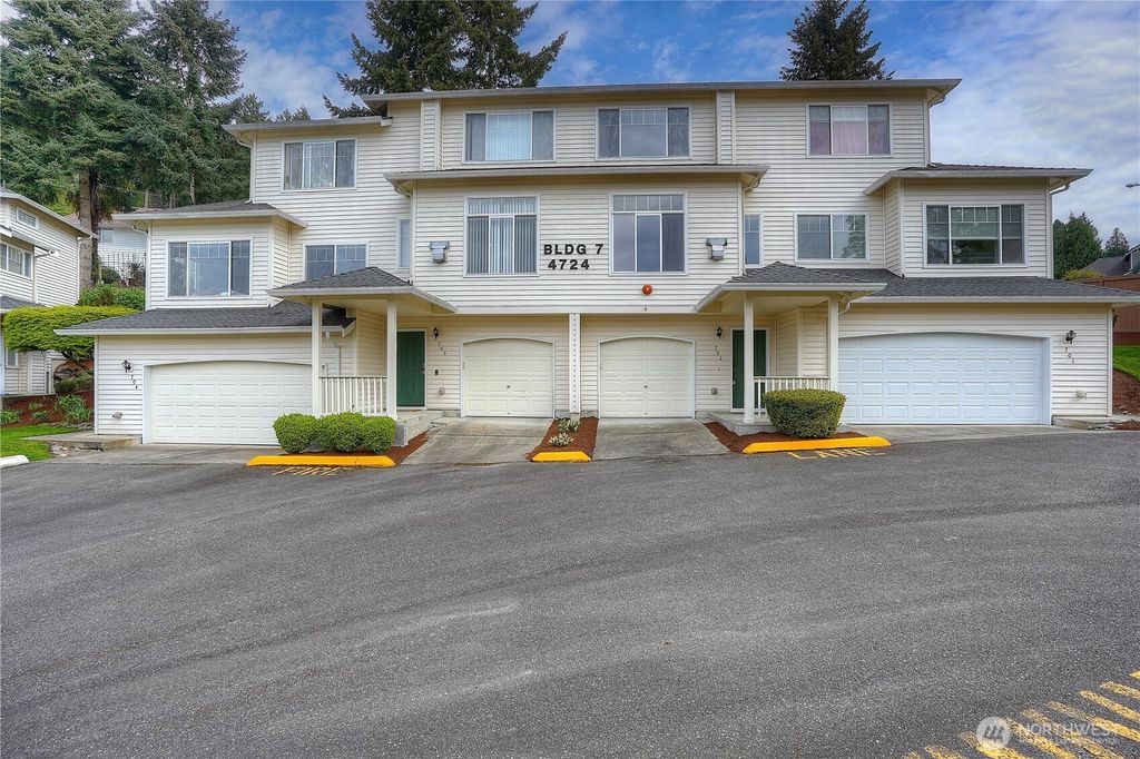 Photo of 4724 Mill Pond Drive SE #702, Auburn, WA 98092 (MLS # 2514632)