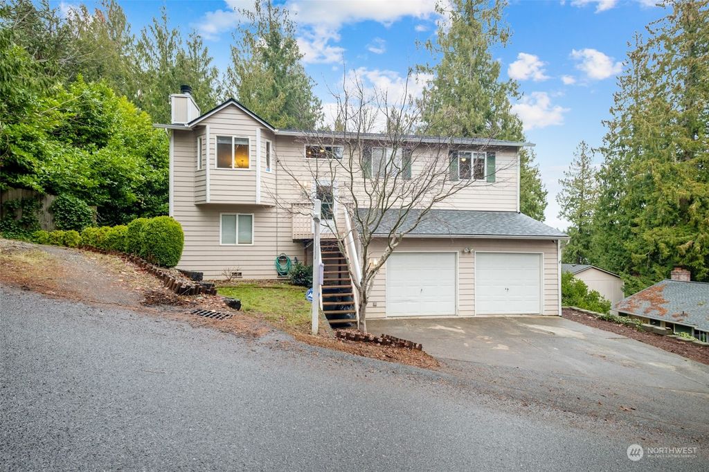Photo of 22232 SE 268th Street, Maple Valley, WA 98038 (MLS # 2018419)