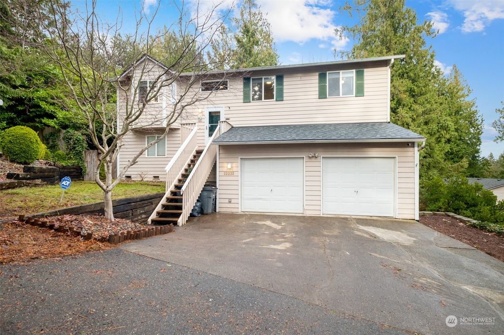 Photo of 22232 SE 268th Street, Maple Valley, WA 98038 (MLS # 2018419)