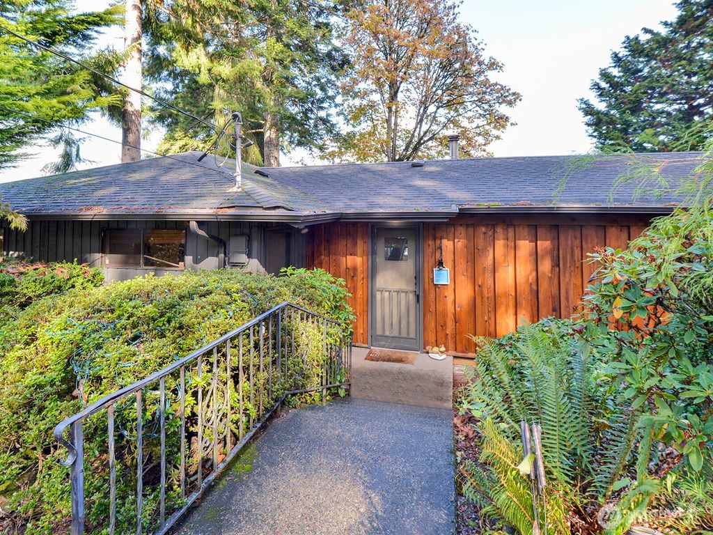 Photo of 8038 61st Avenue NE, Olympia, WA 98516 (MLS # 2463258)