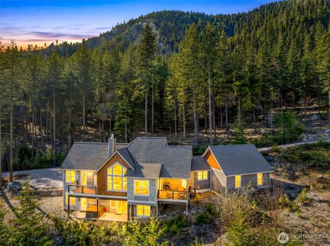 Photo of 6827 Forest Ridge Drive, Wenatchee, WA 98801 (MLS # 2500619)