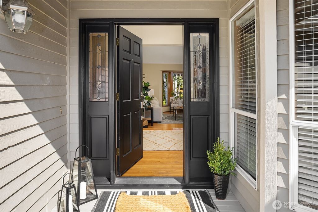 Photo of 17102 NE 37th Place, Bellevue, WA 98008 (MLS # 2434090)