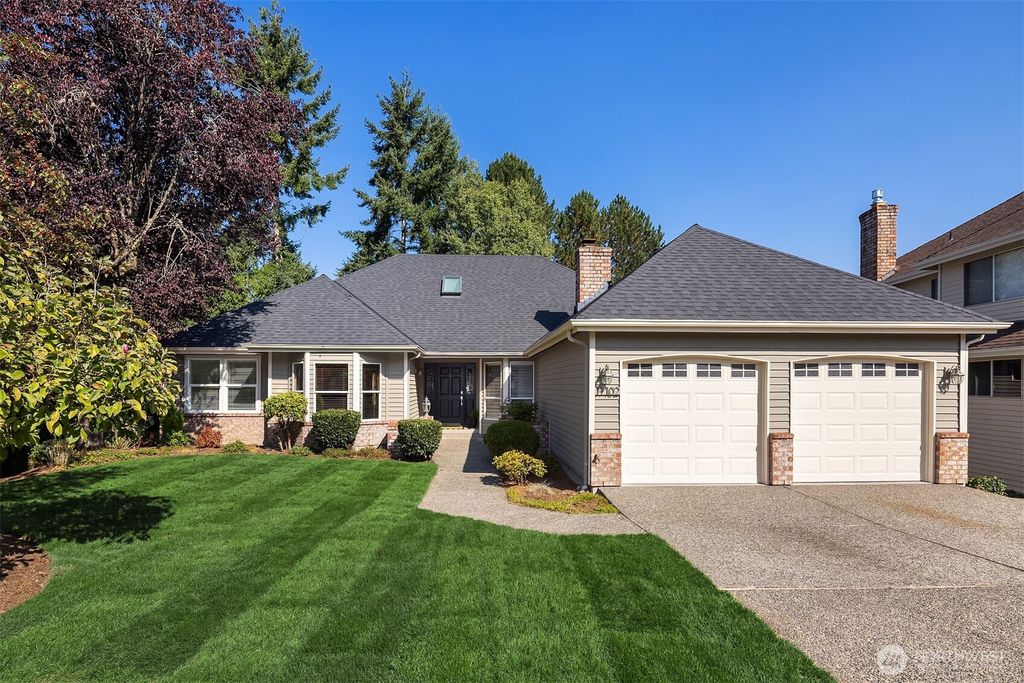 Photo of 17102 NE 37th Place, Bellevue, WA 98008 (MLS # 2434090)