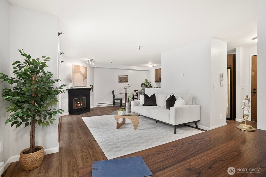 Photo of 1100 Ave NE Harrington Avenue NE #211, Renton, WA 98056 (MLS # 2509511)