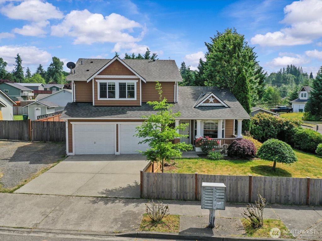 Photo of 804 Hemming Way, Granite Falls, WA 98252 (MLS # 2390676)