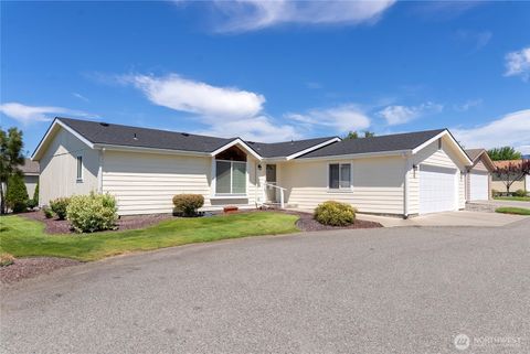 Photo of 6 Crystal Place W, Omak, WA 98841 (MLS # 2554518)