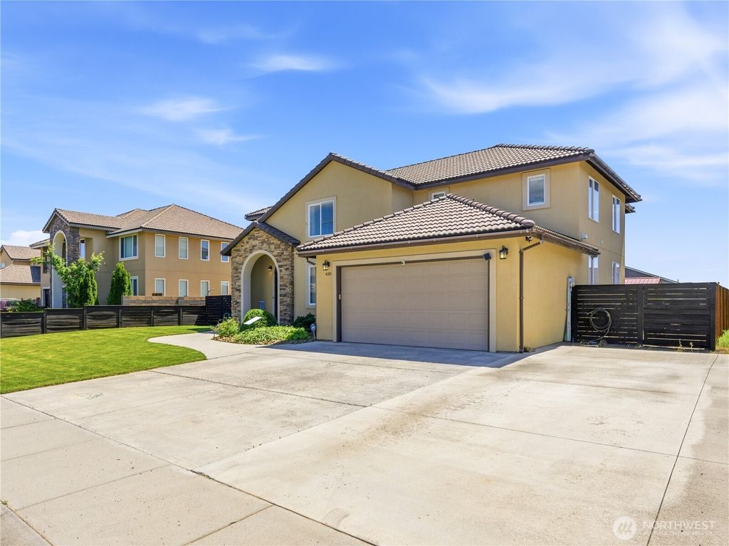 Photo of 420 O Street SW, Quincy, WA 98848 (MLS # 2527336)