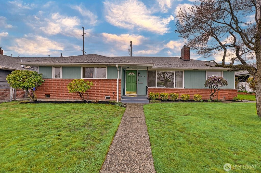 Photo of 1322 McDougall Ave Ave, Everett, WA 98201 (MLS # 2357211)
