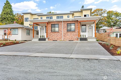 Photo of 706 Judson Street #B, Lynden, WA 98264 (MLS # 2446028)