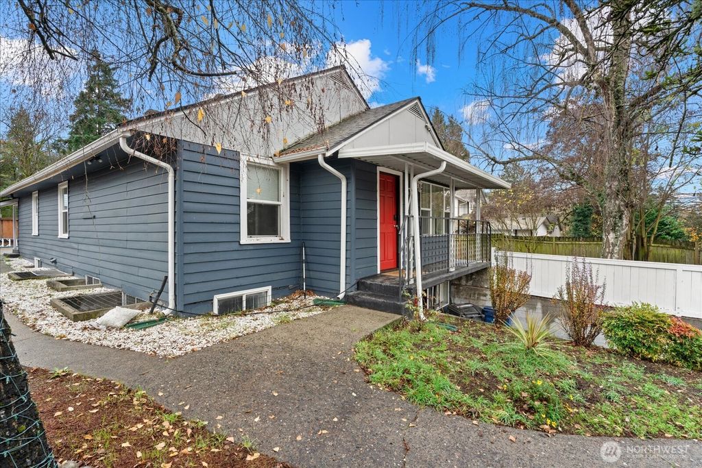Photo of 10456 47th Avenue S, Tukwila, WA 98178 (MLS # 2458417)