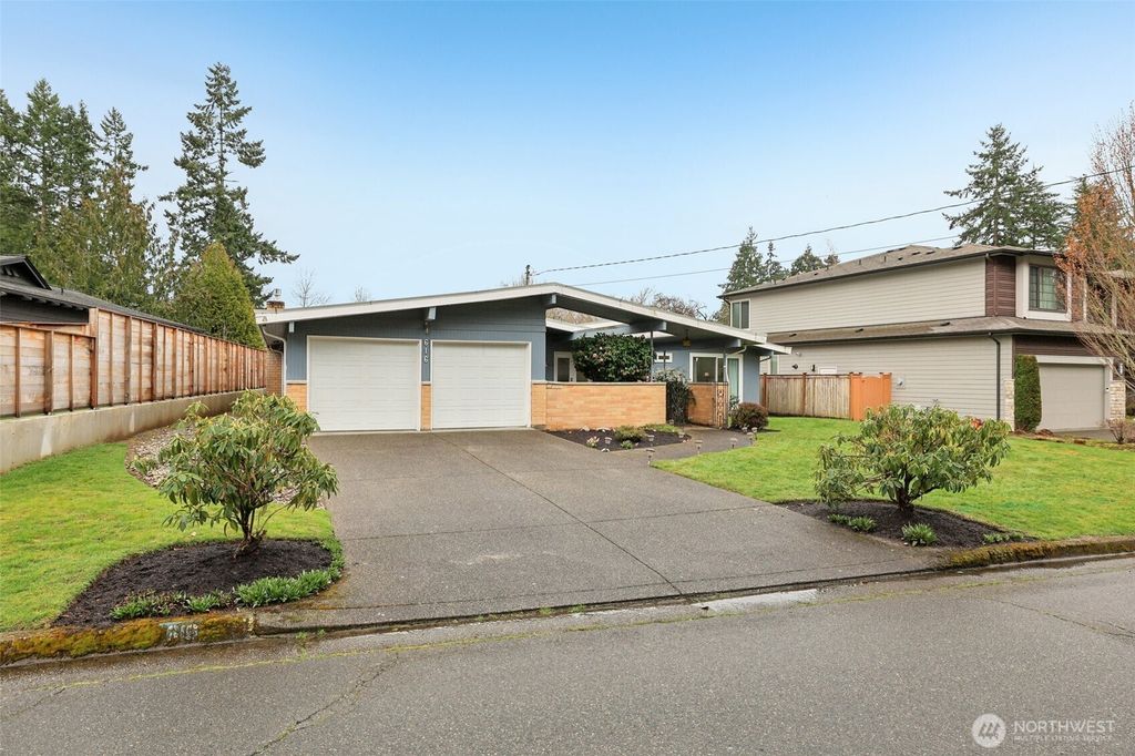 Photo of 616 109th Avenue SE, Bellevue, WA 98004 (MLS # 2494498)