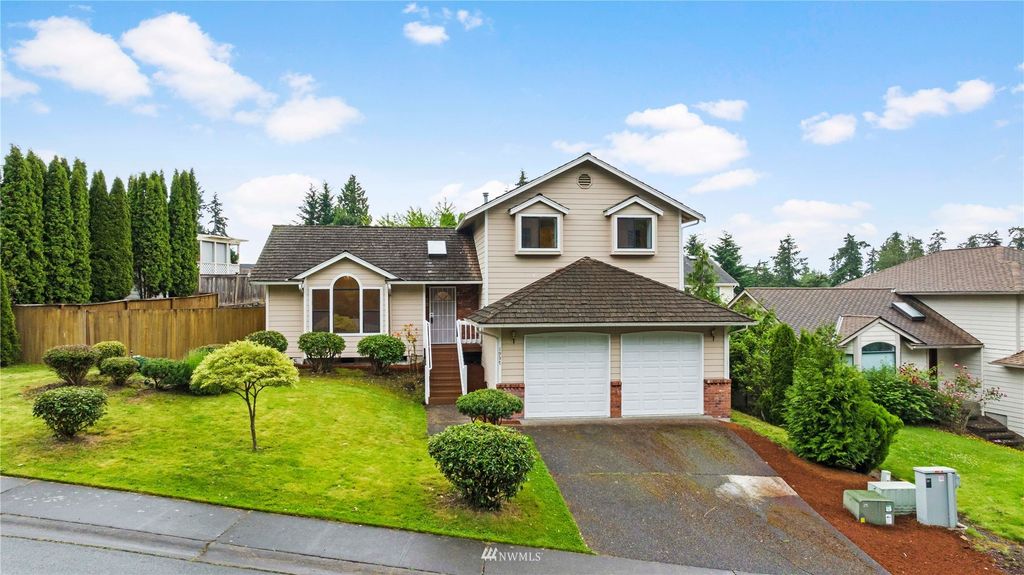 Photo of 1937 S 369th Street, Federal Way, WA 98003 (MLS # 1954710)