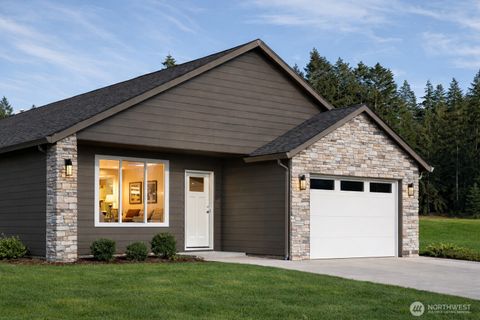 Photo of 628 Prominence Street, Winlock, WA 98606 (MLS # 2475266)